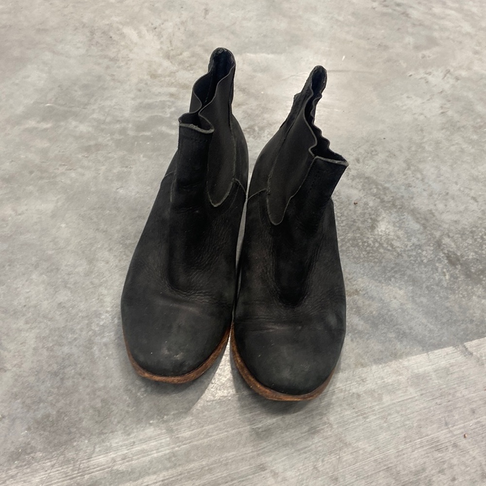 Women’s size 8 Melrose And Market boots